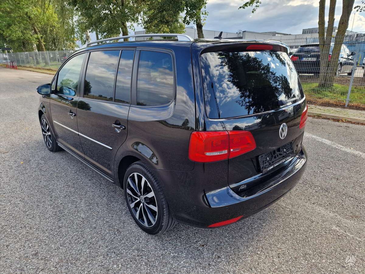Volkswagen Touran - 6