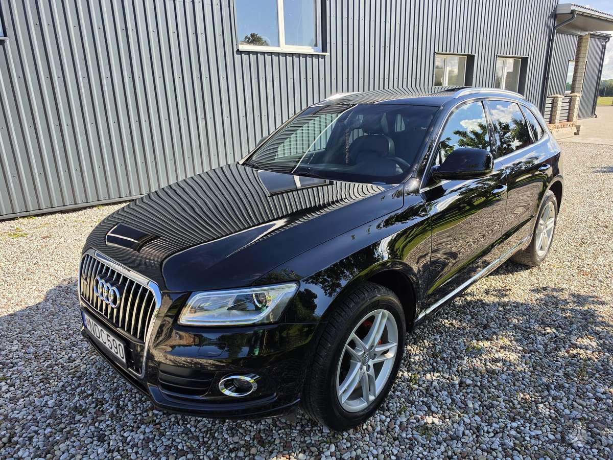 Audi Q5, 2.0 l., off-road / crossover