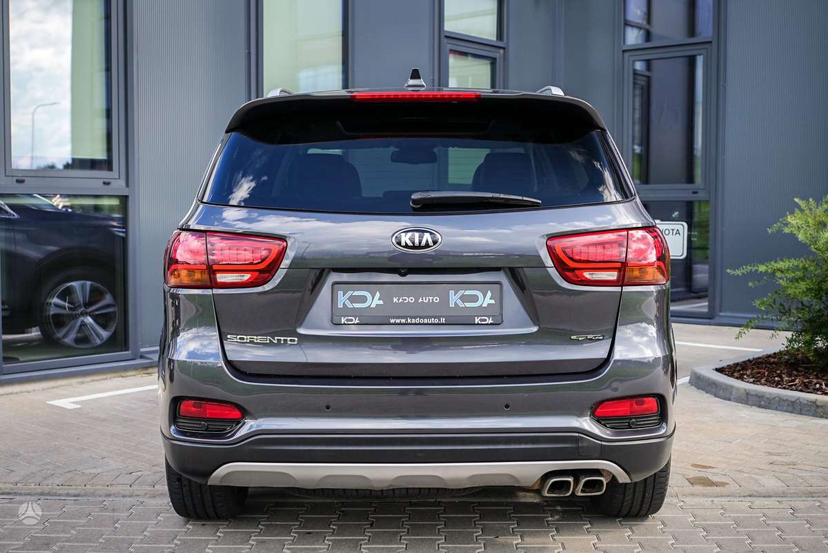 Kia Sorento, 2.2 l., off-road / crossover