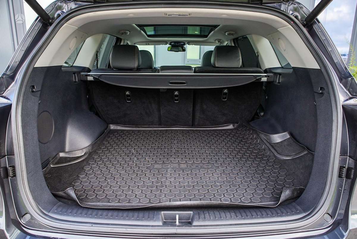 Kia Sorento, 2.2 l., off-road / crossover