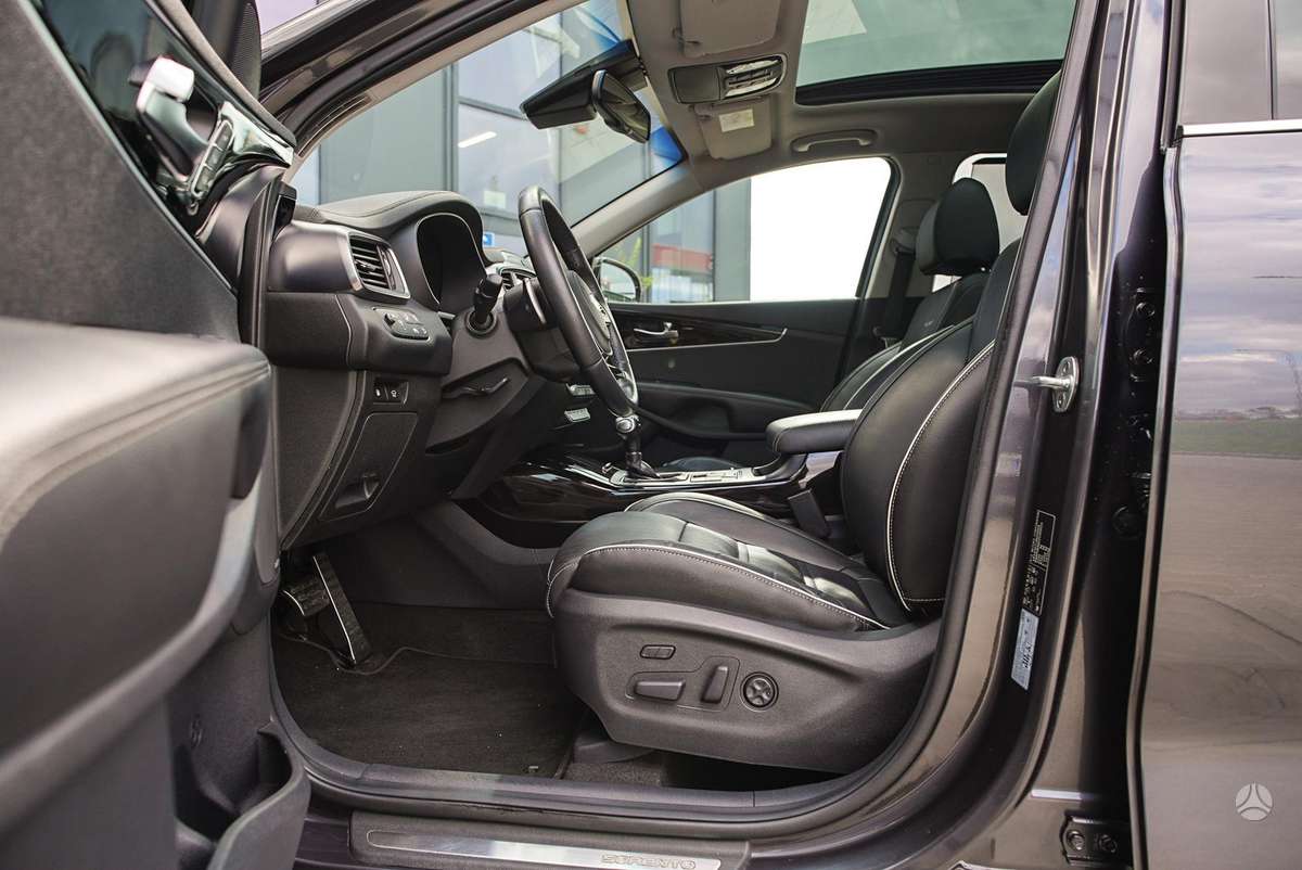 Kia Sorento, 2.2 l., off-road / crossover
