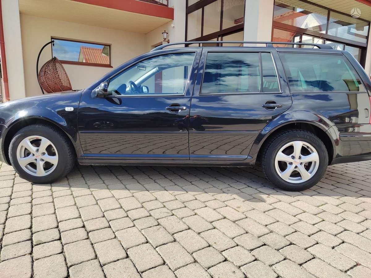 Volkswagen Golf - 4