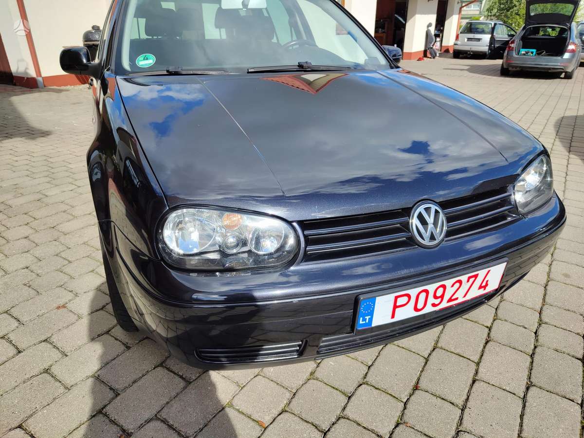 Volkswagen Golf - 6