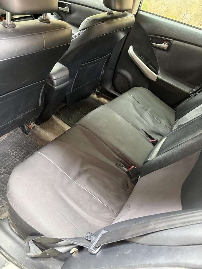 Toyota Prius - 5