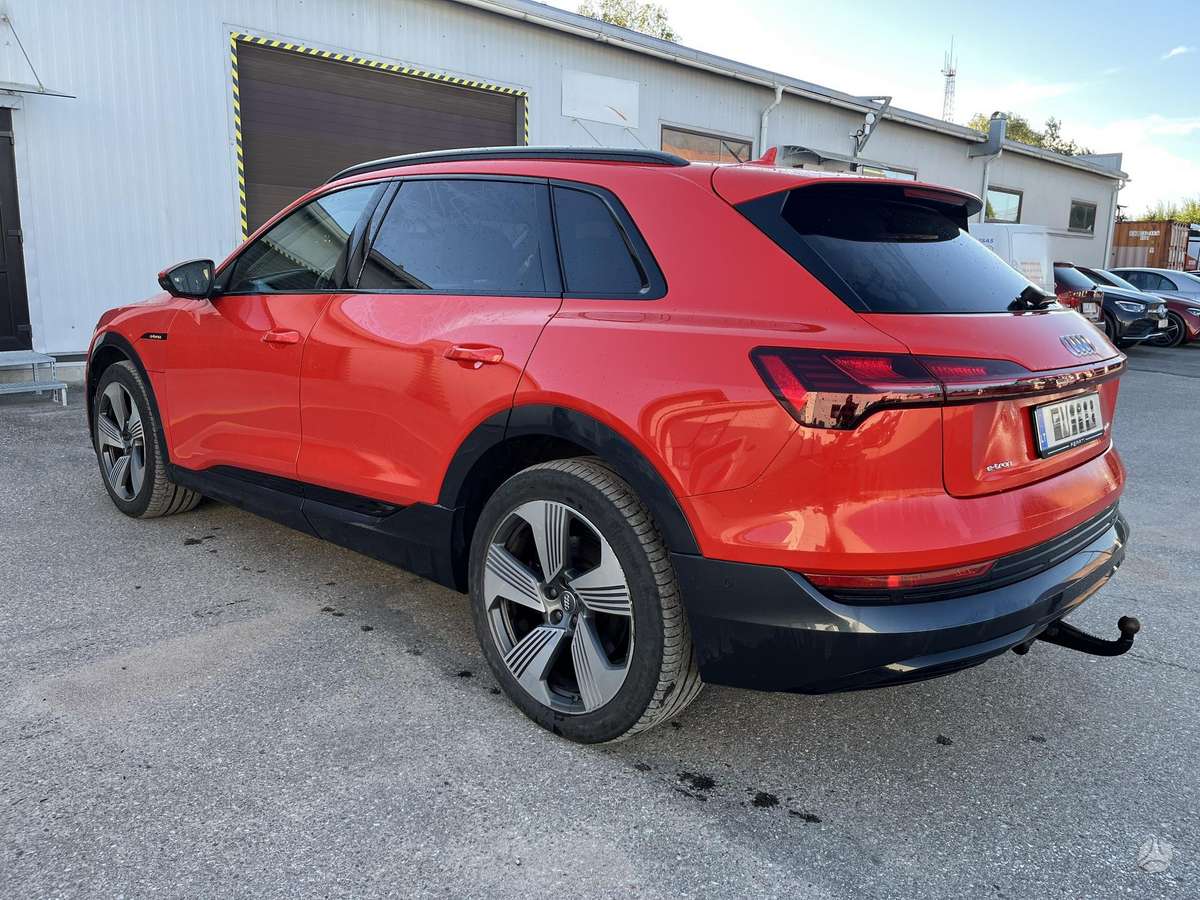 Audi e-tron, 95 кВт·ч, Внедорожник / Кроссовер
