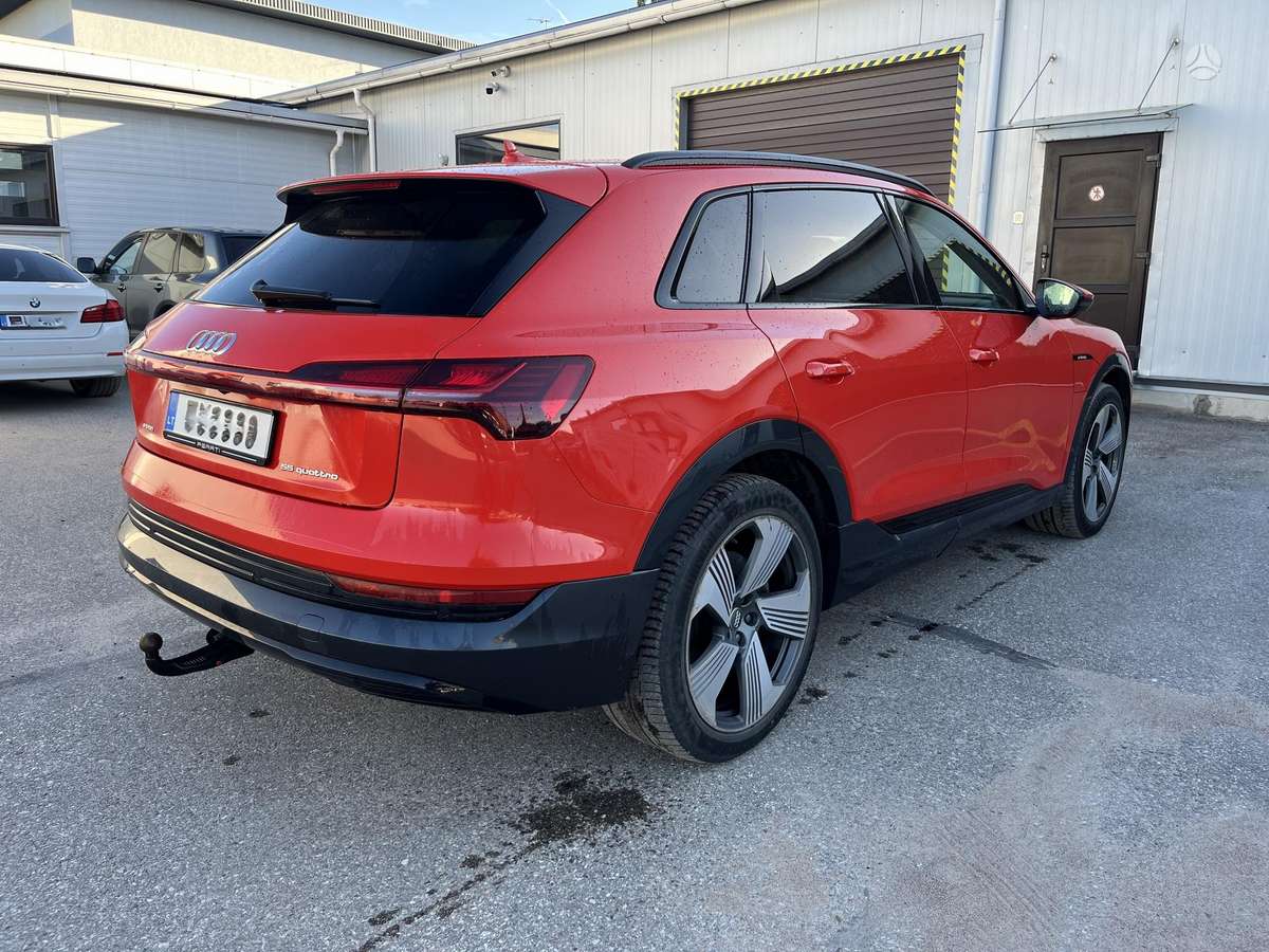 Audi e-tron, 95 кВт·ч, Внедорожник / Кроссовер