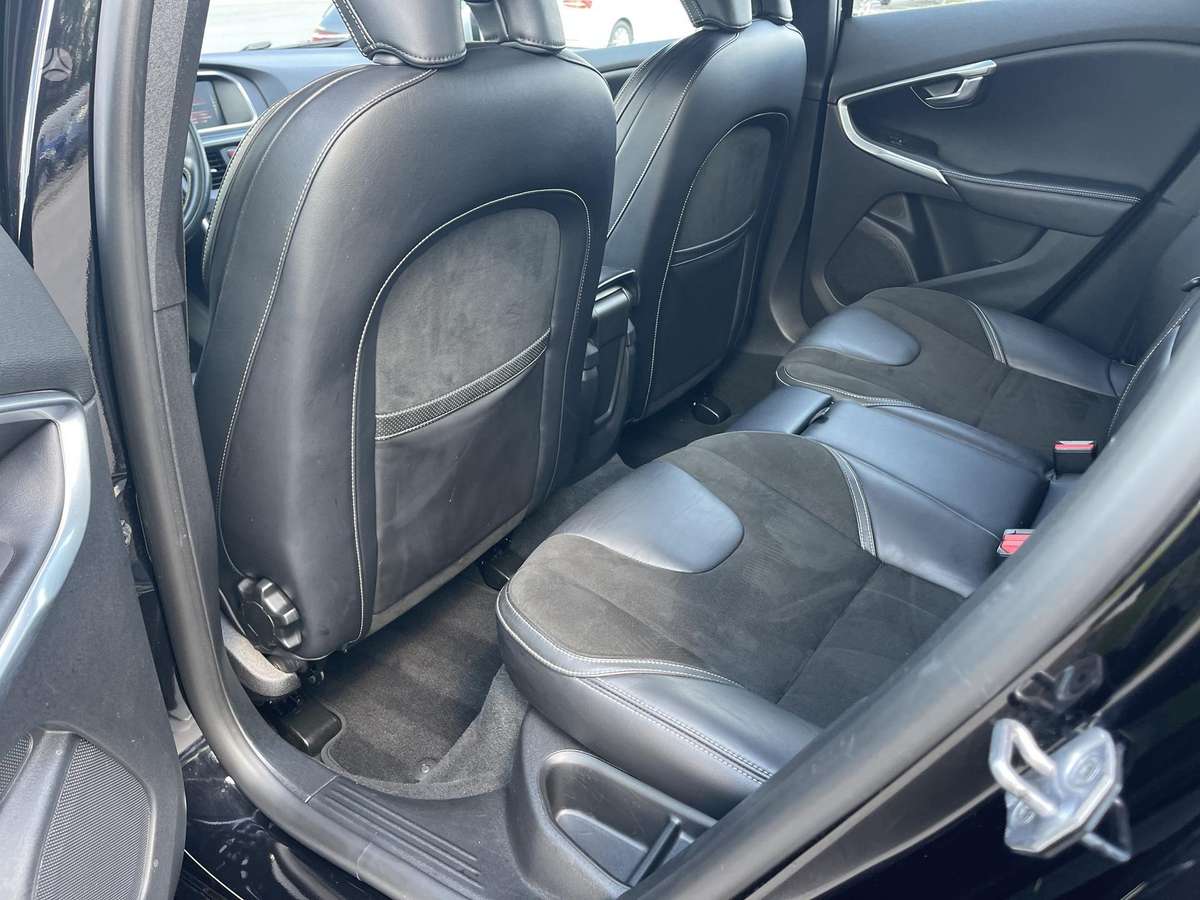 Volvo V40, 2.0 l., hatchback