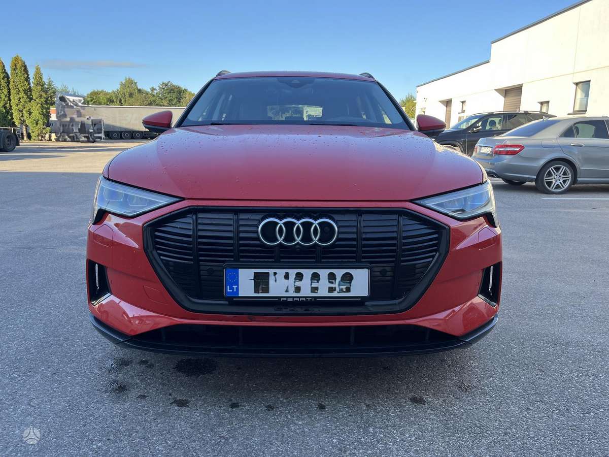 Audi e-tron, 95 kWh, off-road / crossover
