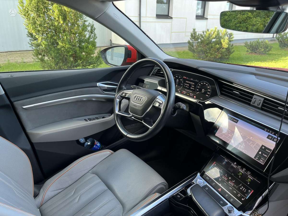 Audi e-tron, 95 кВт·ч, Внедорожник / Кроссовер