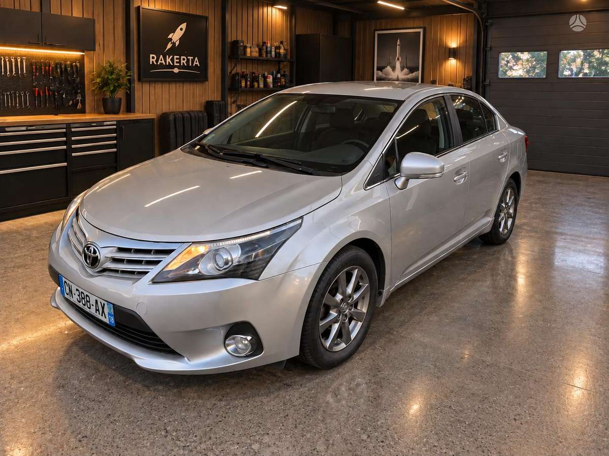 Toyota Avensis - 1