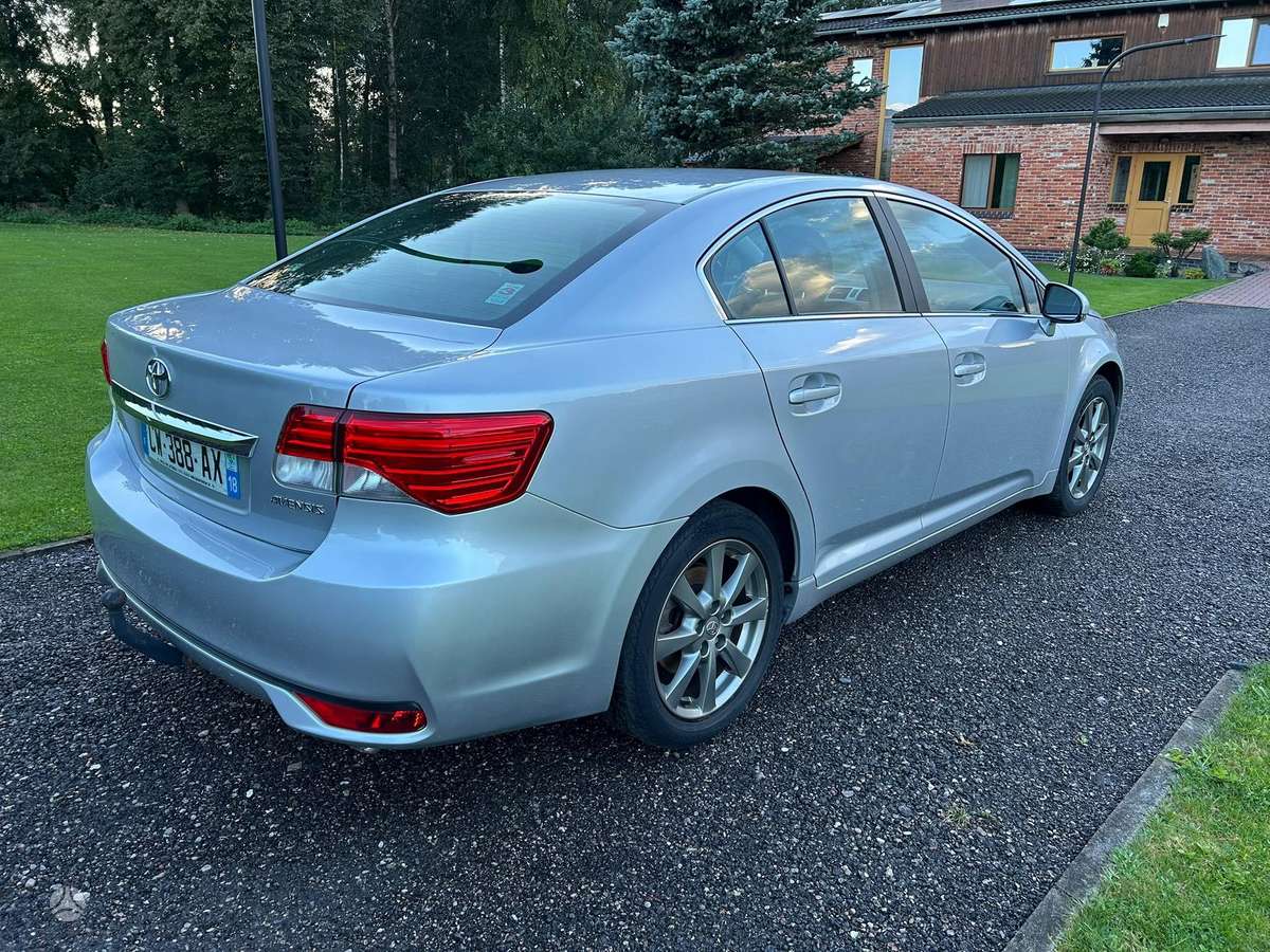 Toyota Avensis - 5