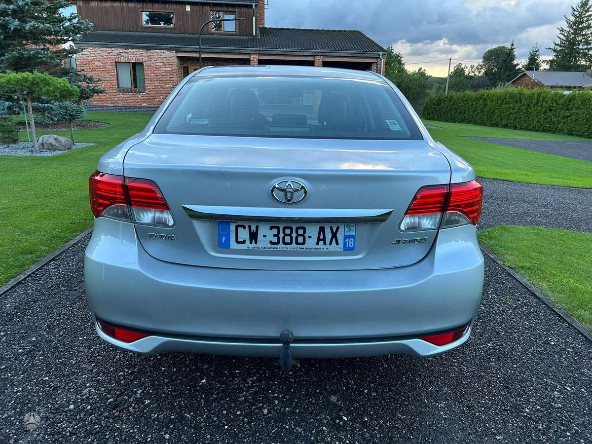 Toyota Avensis - 6