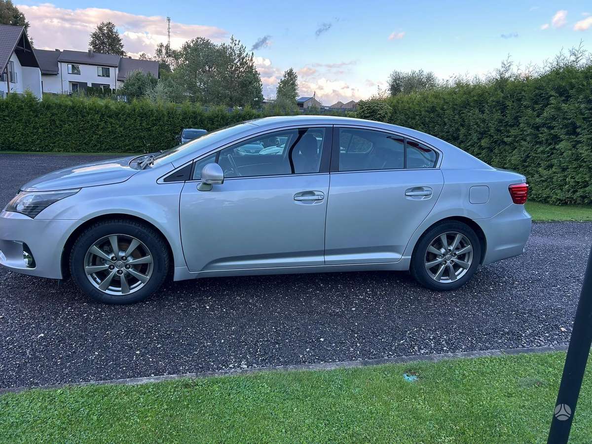 Toyota Avensis - 7