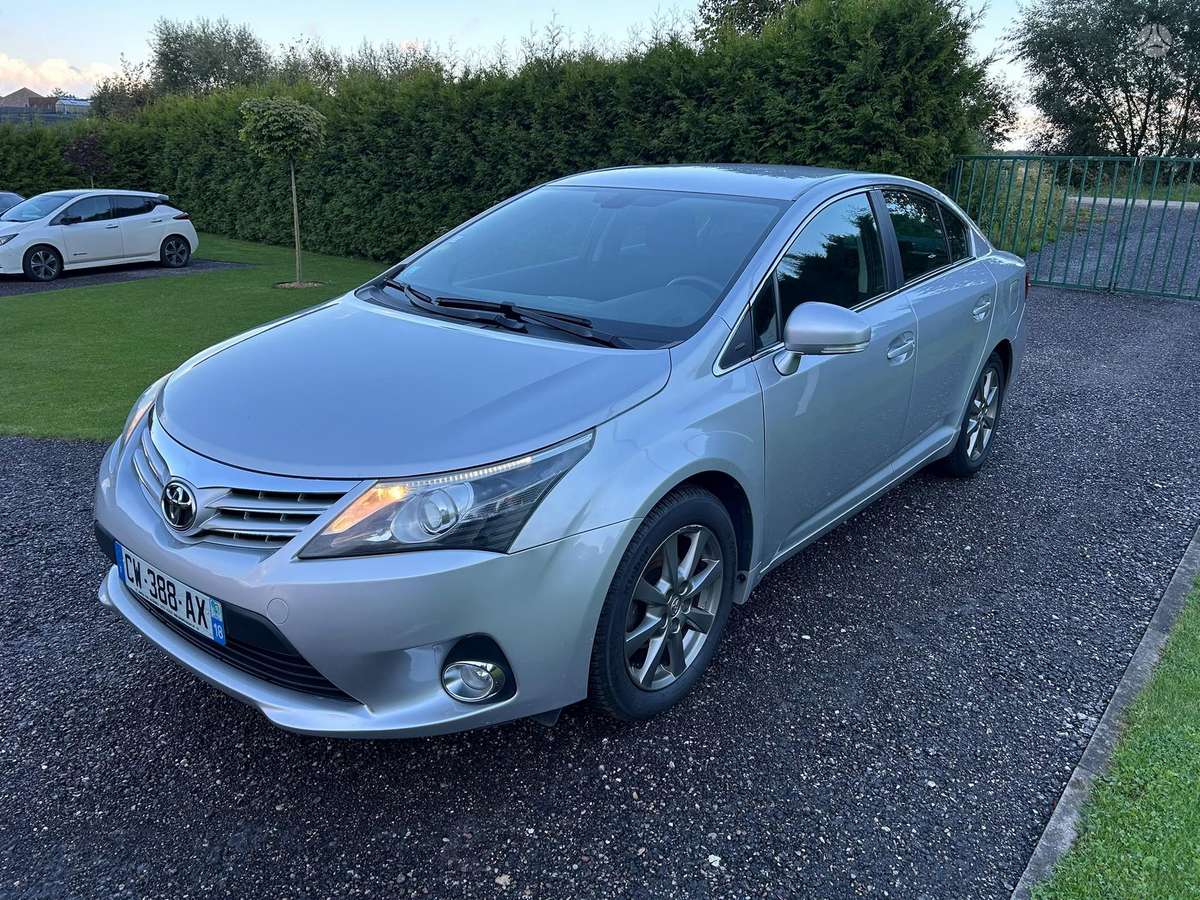 Toyota Avensis - 11