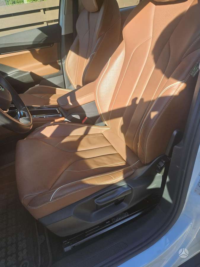 Škoda Enyaq - 8