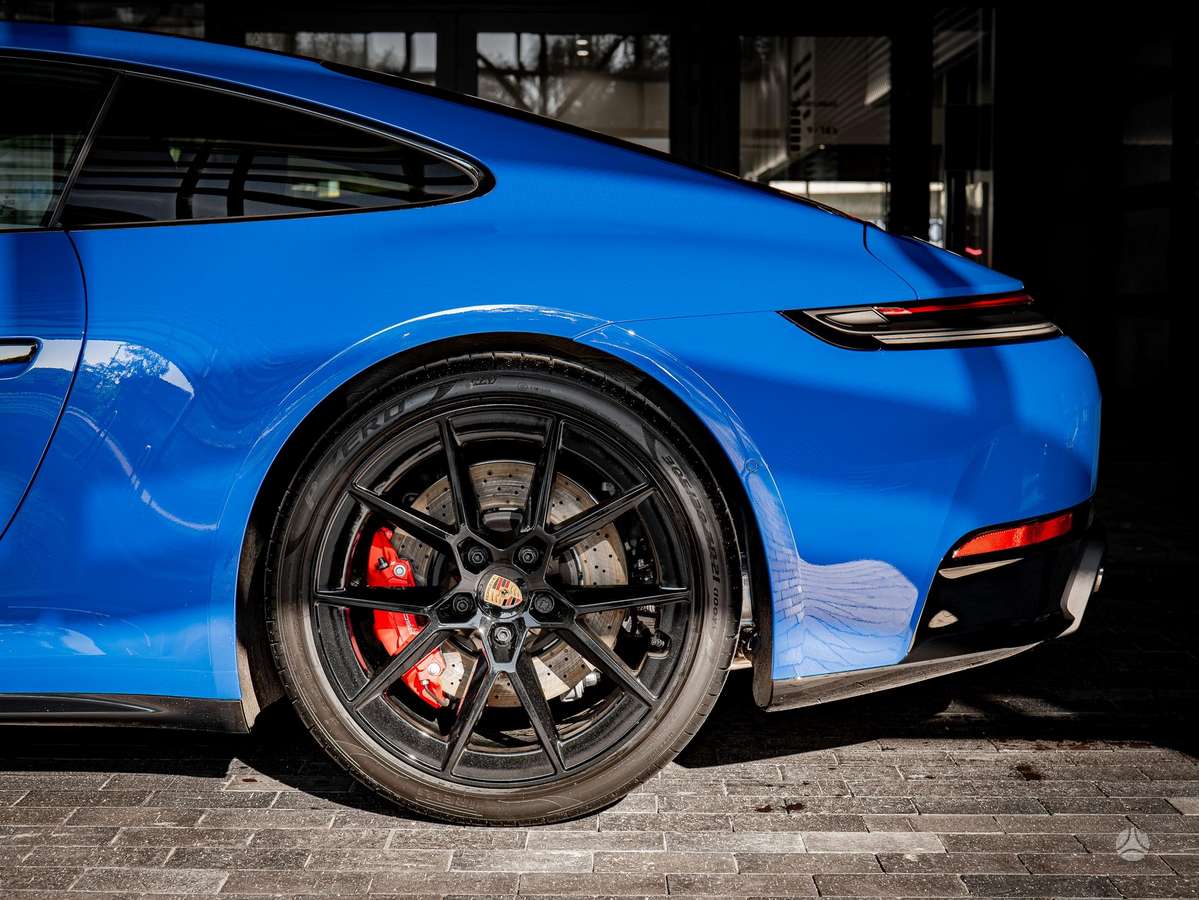 Porsche 911 - 8