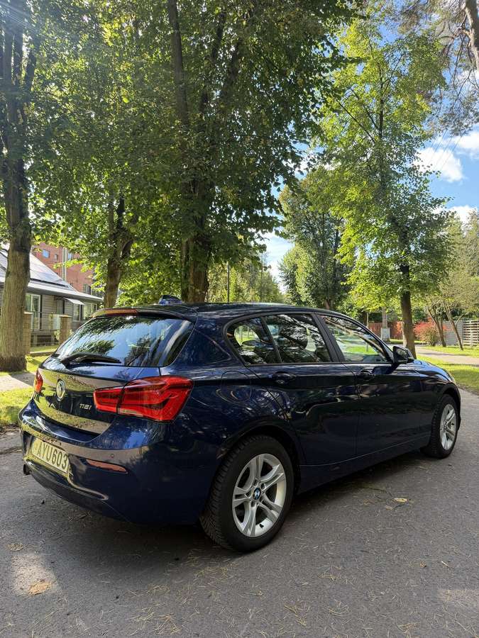 BMW 118, 1.5 l., Седан