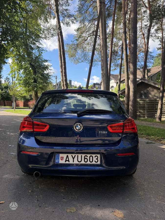 BMW 118, 1.5 l., Седан