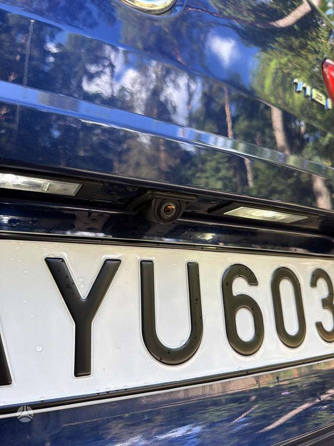 BMW 118, 1.5 l., Седан
