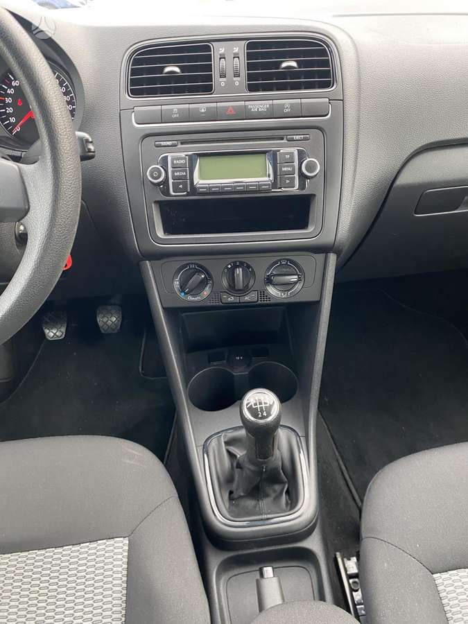 Volkswagen Polo - 12