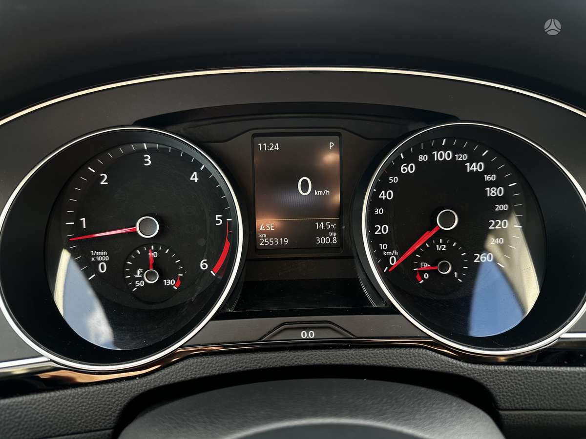 Volkswagen Passat - 10