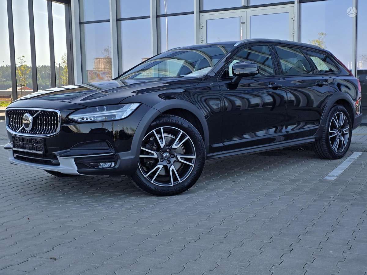 Volvo V90 Cross Country - 3