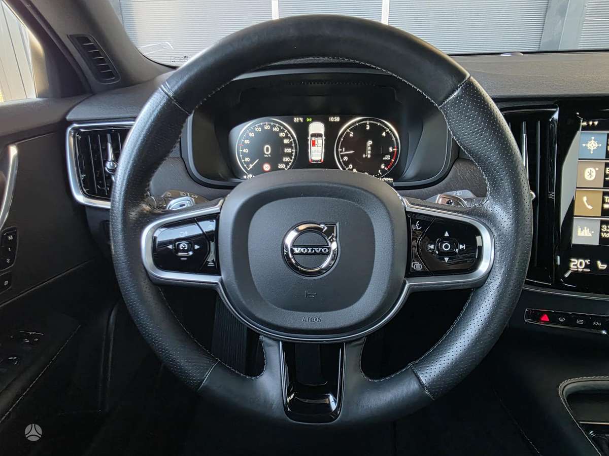 Volvo V90 Cross Country - 9