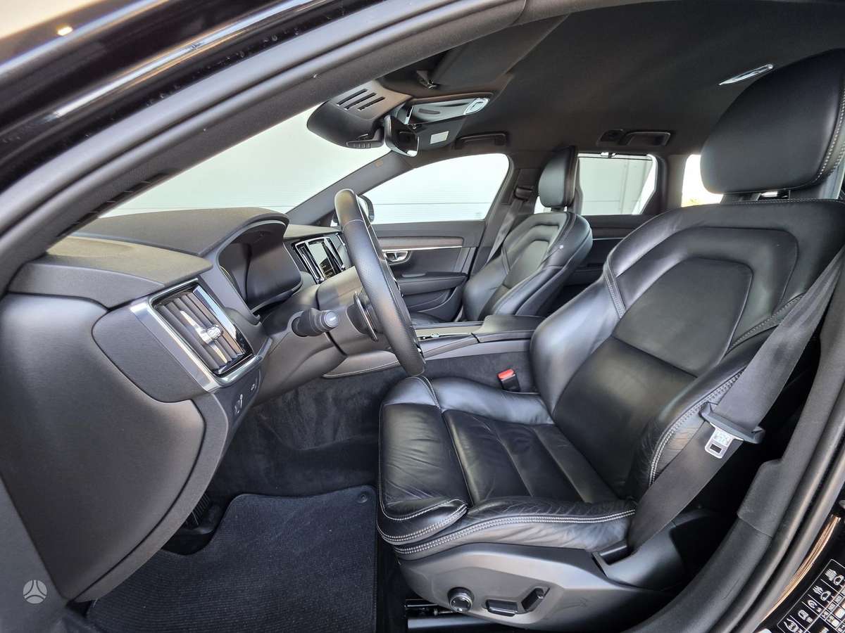 Volvo V90 Cross Country - 11