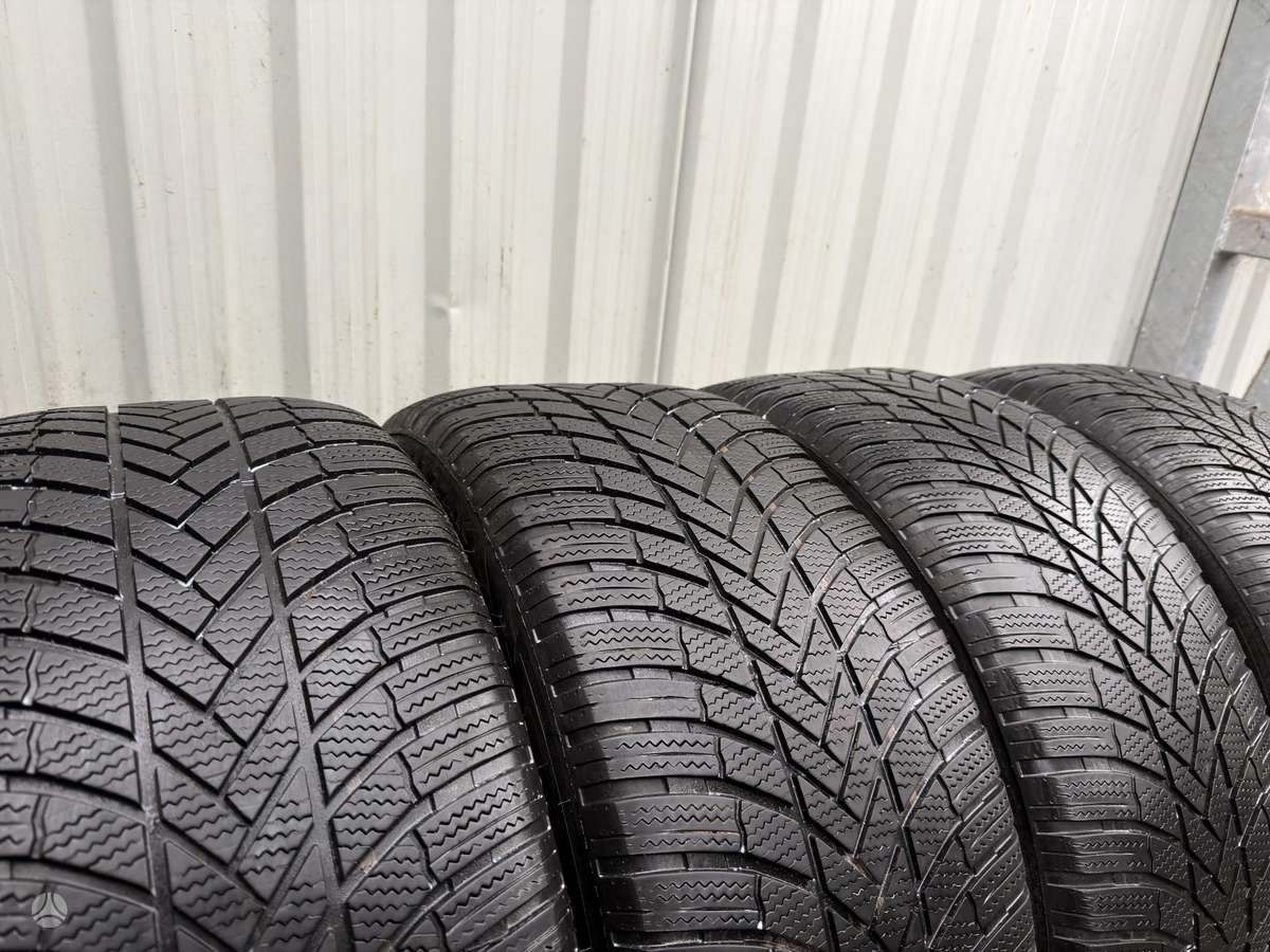 Bridgestone BLIZZAK LM005, winter 255/50 R19