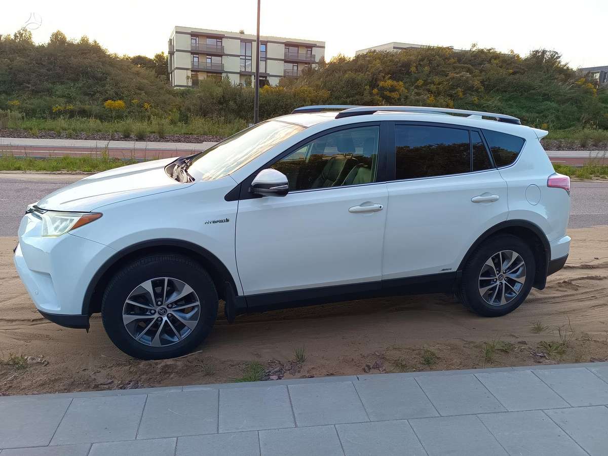 Toyota RAV4 - 4