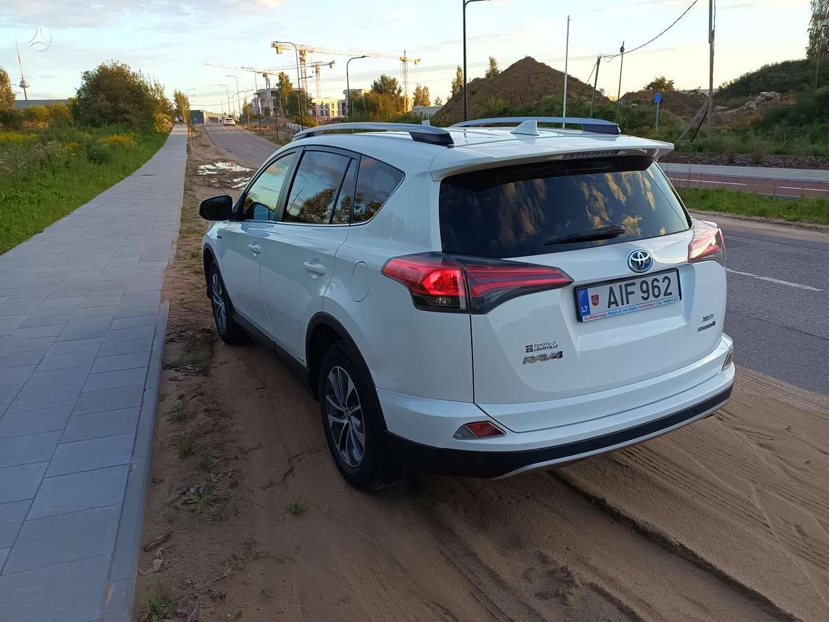 Toyota RAV4 - 5