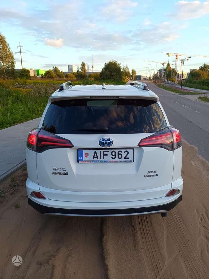 Toyota RAV4 - 6