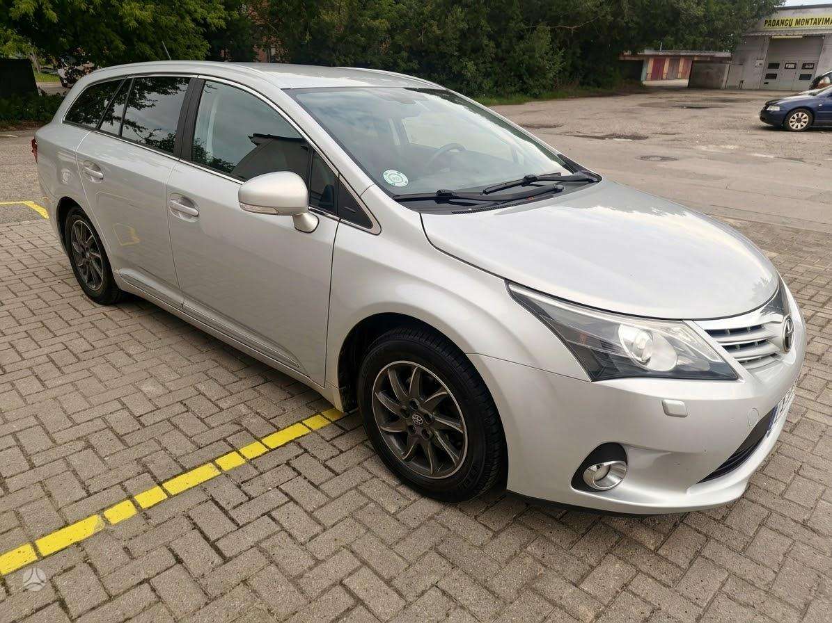 Toyota Avensis - 2