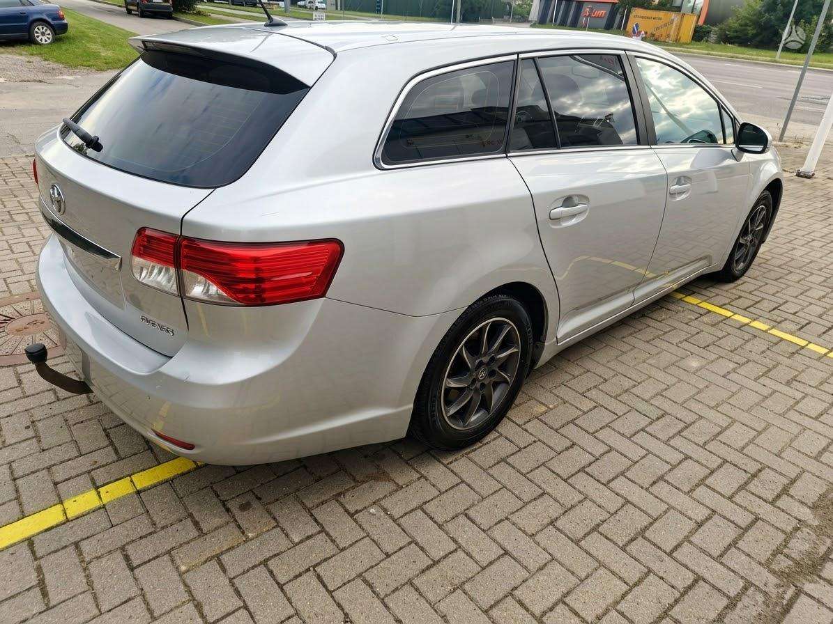 Toyota Avensis - 5