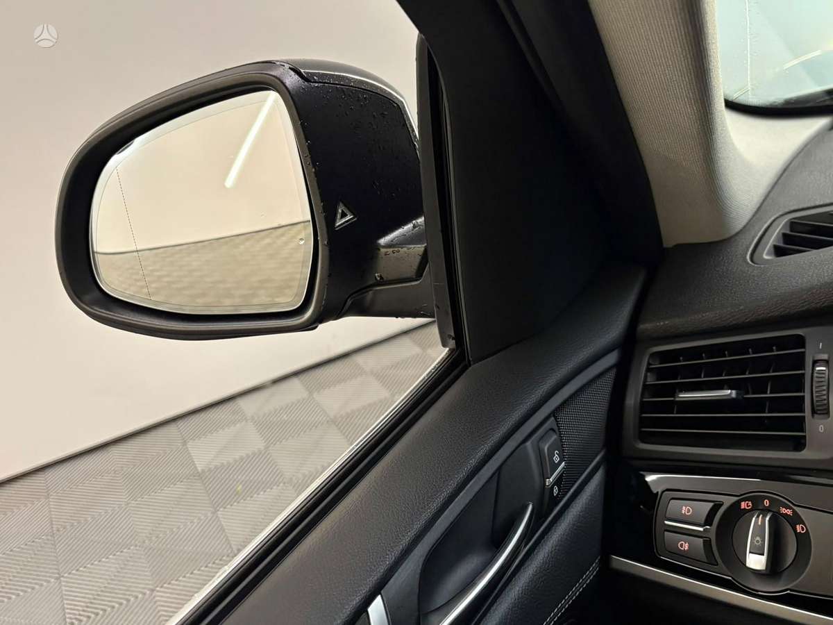 BMW X3, 2.0 l., off-road / crossover