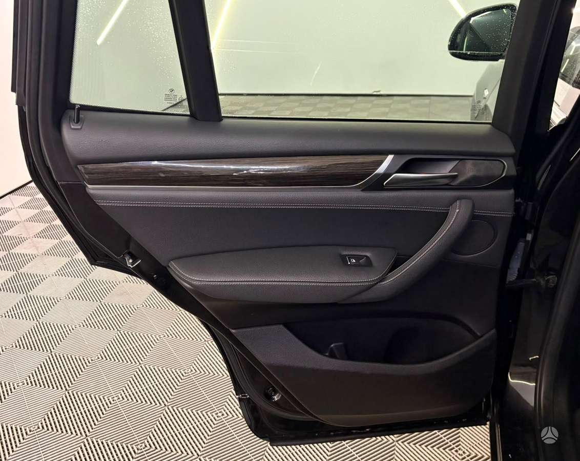BMW X3, 2.0 l., off-road / crossover