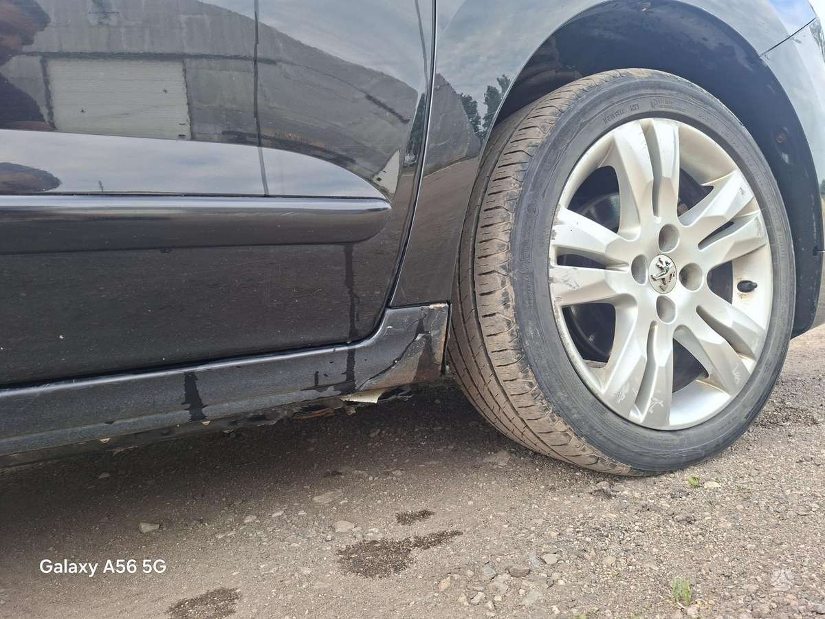 Peugeot 5008, Минивэн