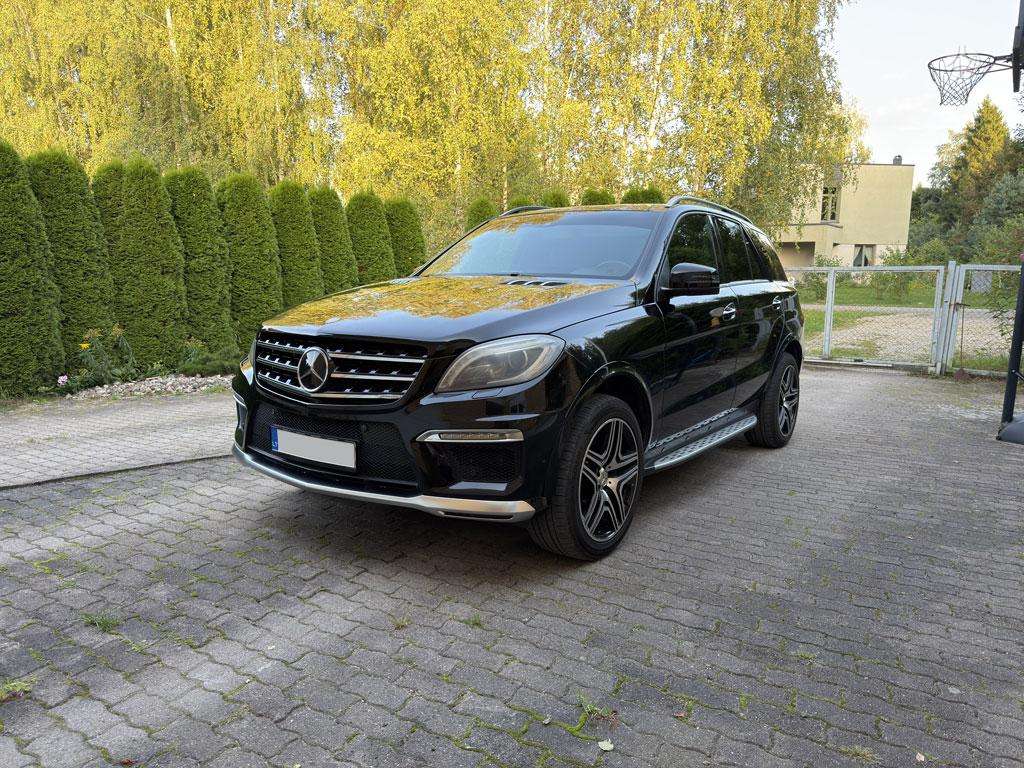 Mercedes-Benz ML350 - 1