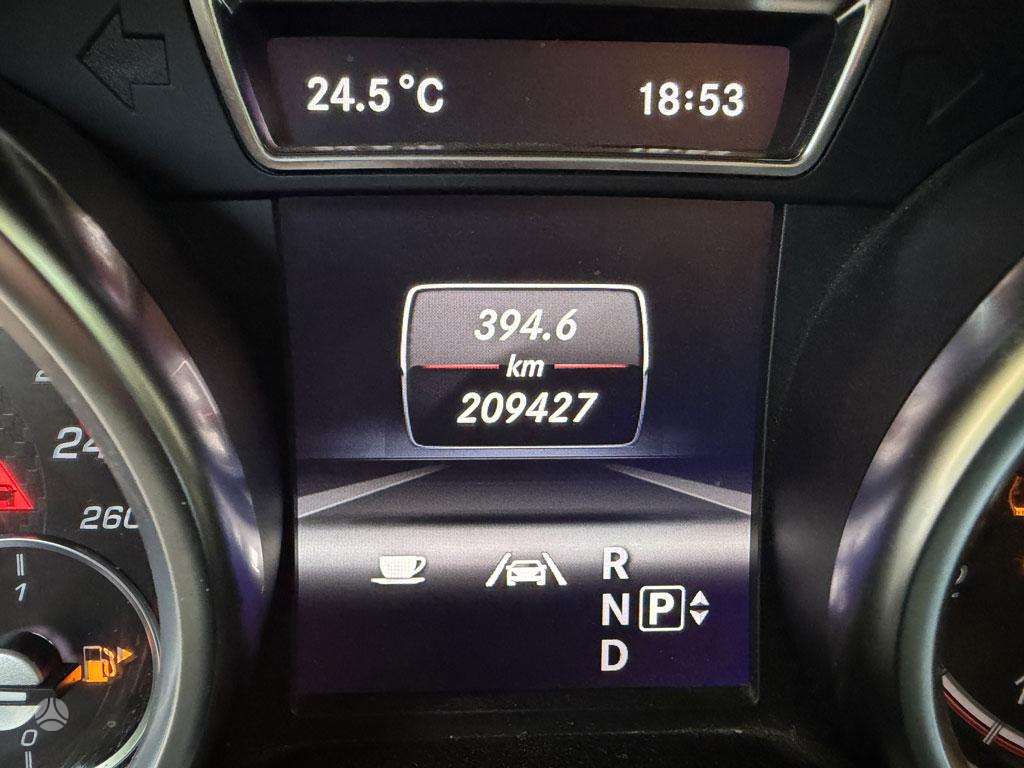Mercedes-Benz ML350 - 12