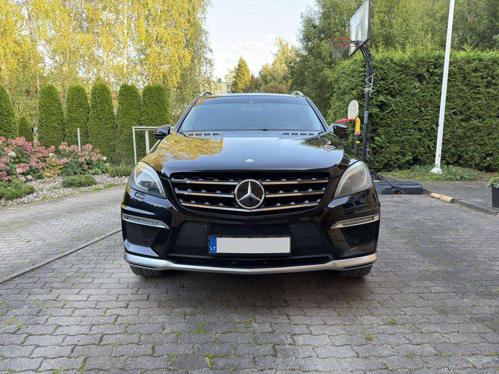 Mercedes-Benz ML350 - 2
