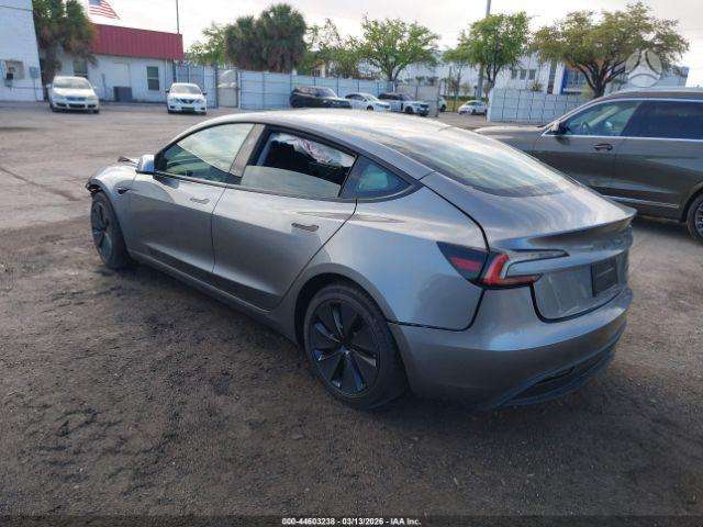 Tesla Model 3 - 5