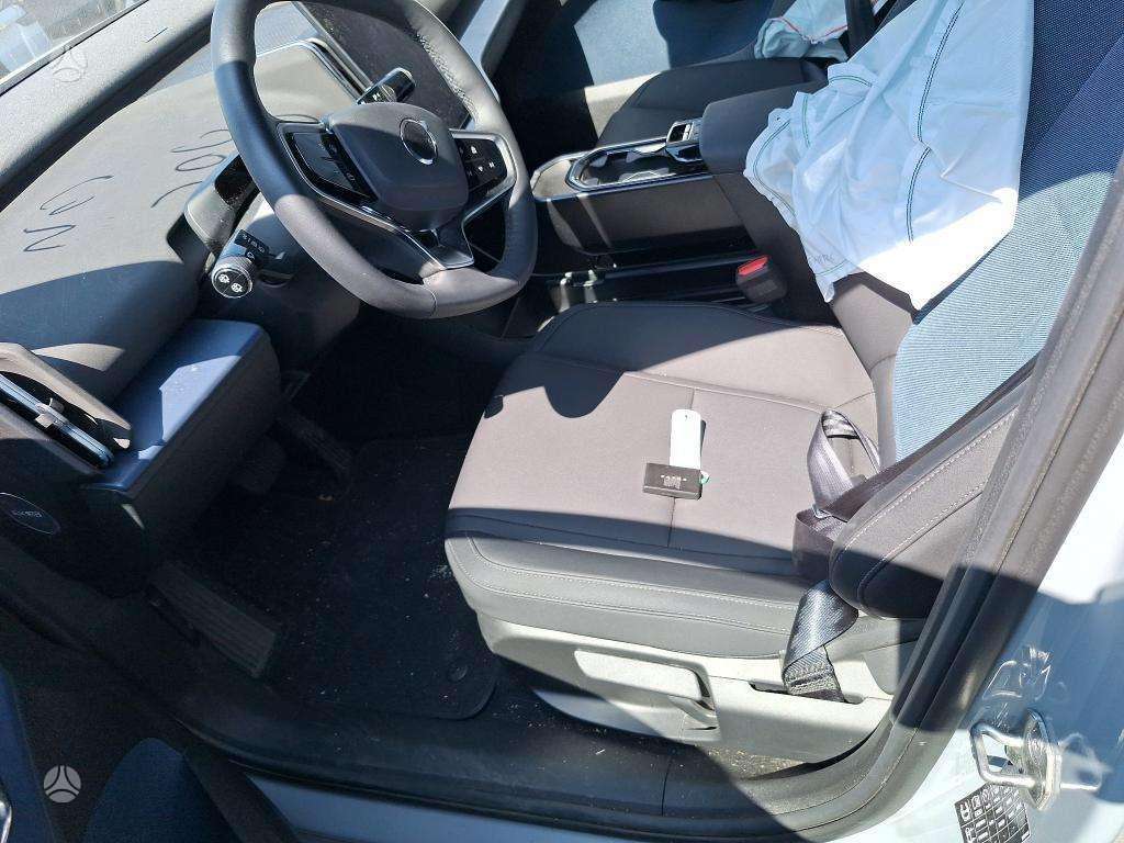 Volvo EX30 - 5