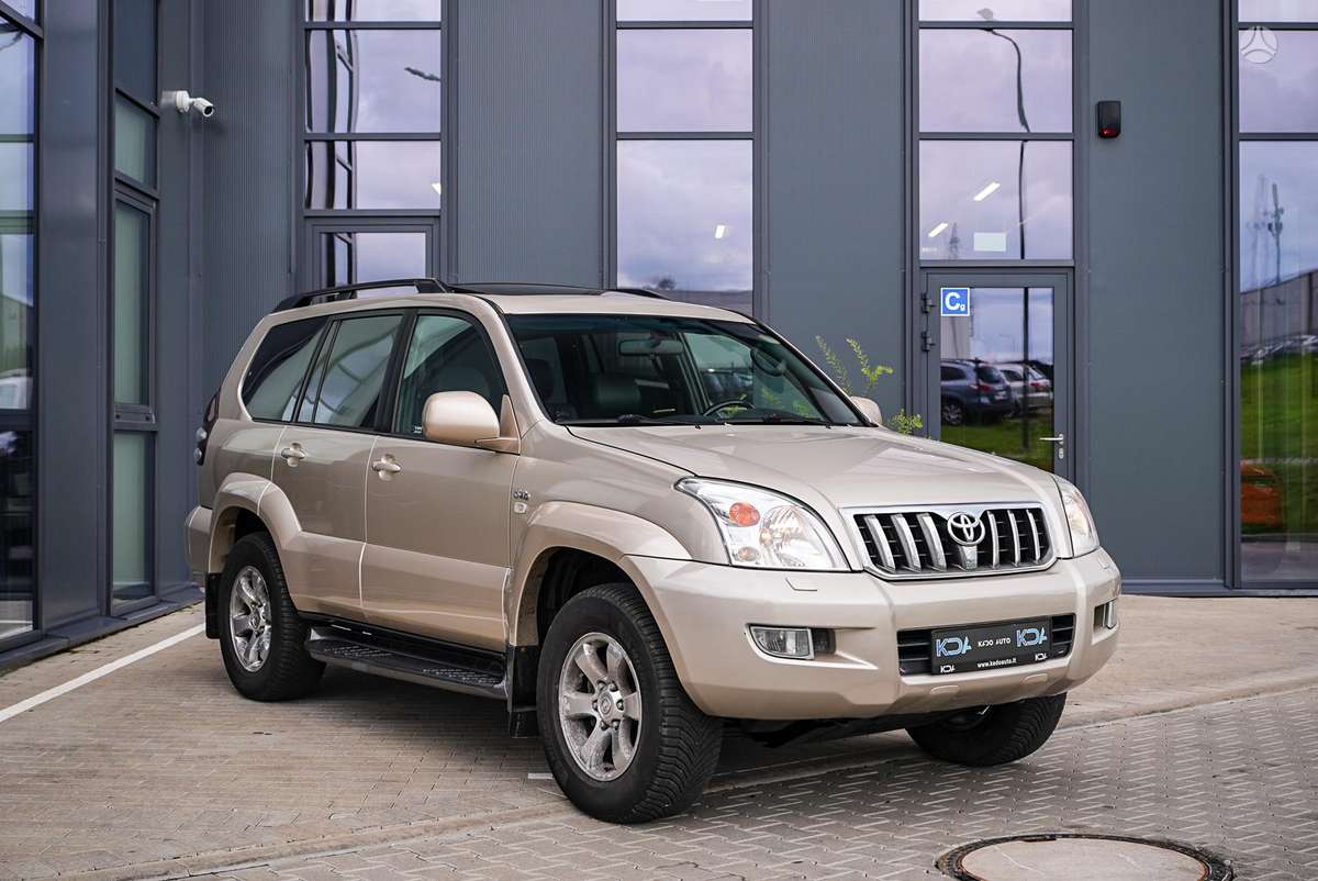 Toyota Land Cruiser - 1