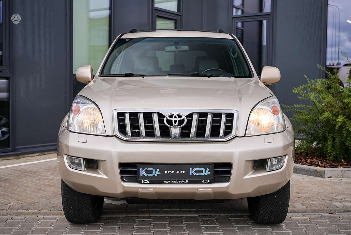 Toyota Land Cruiser - 2