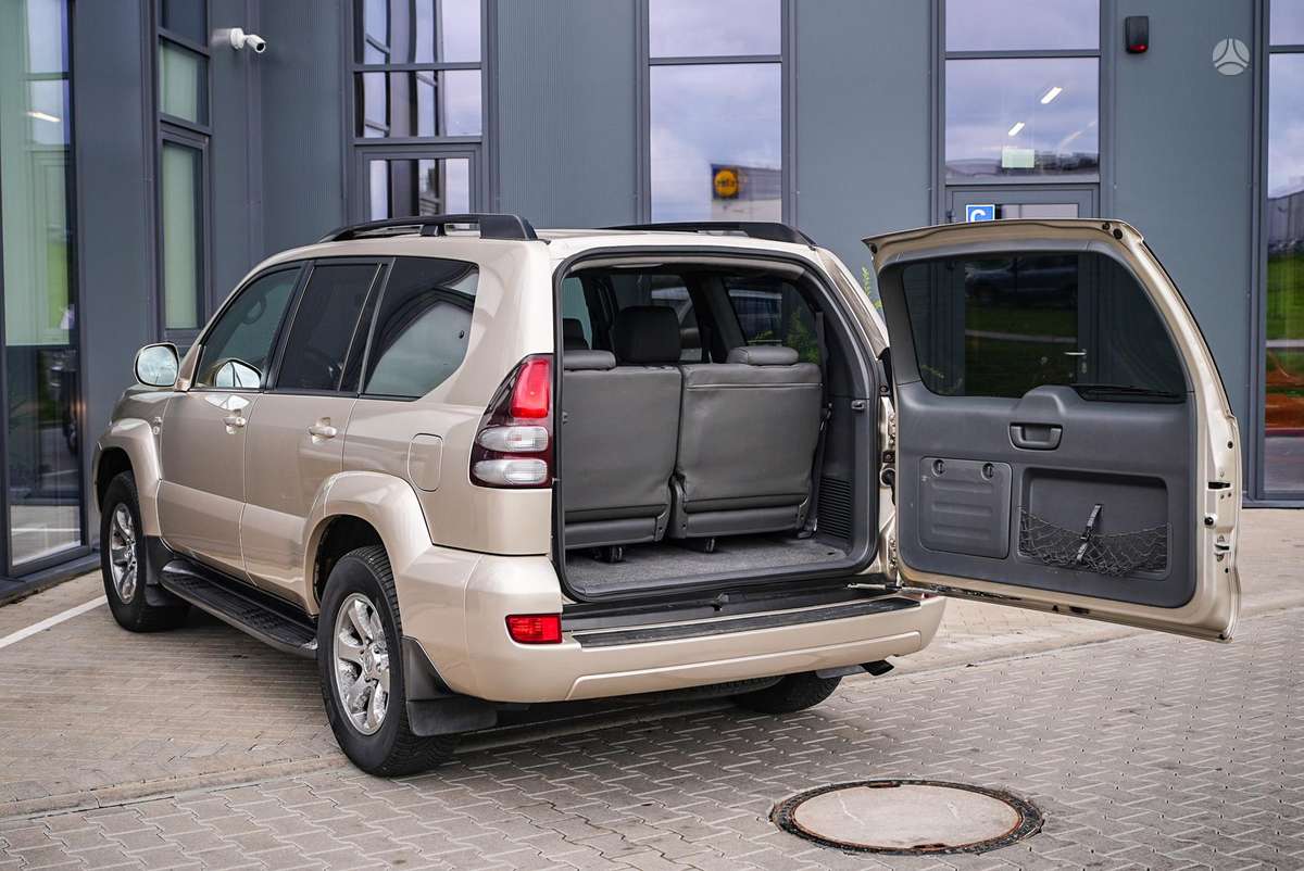 Toyota Land Cruiser - 7