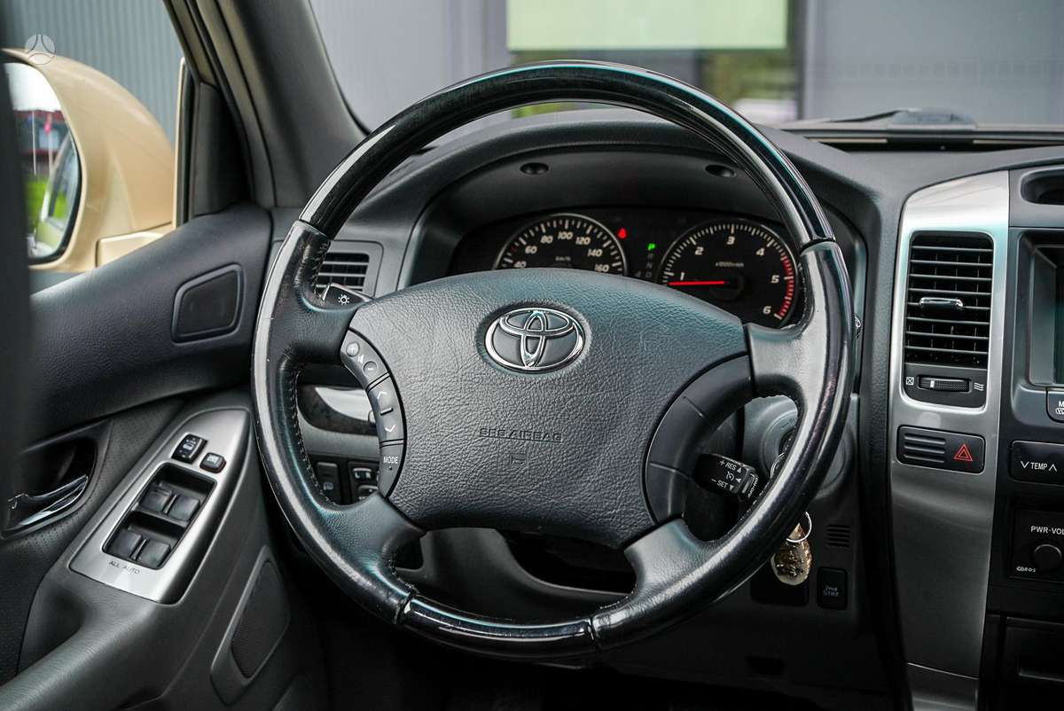 Toyota Land Cruiser - 11