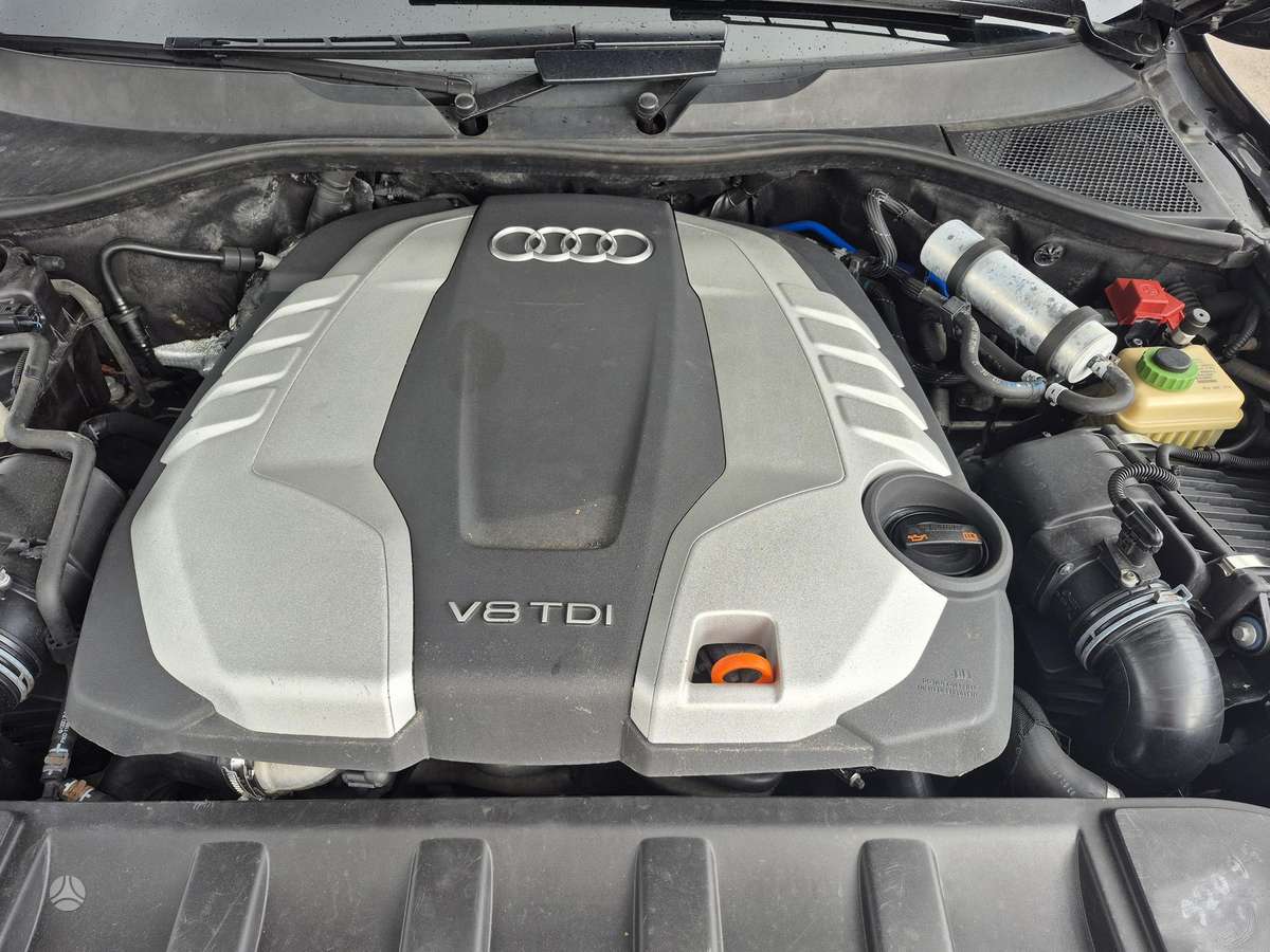 Audi Q7, 4.2 l., off-road / crossover