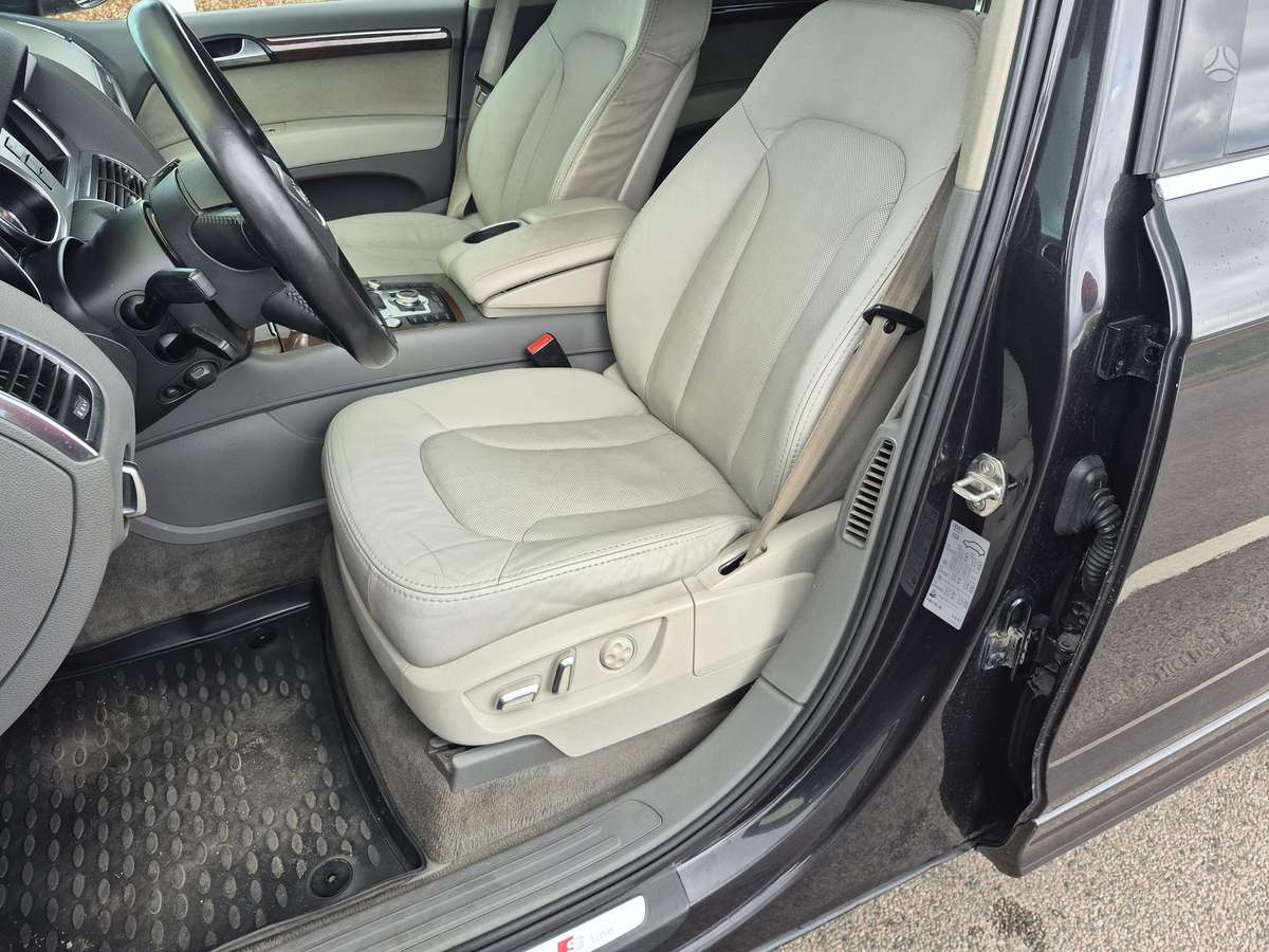 Audi Q7, 4.2 l., off-road / crossover