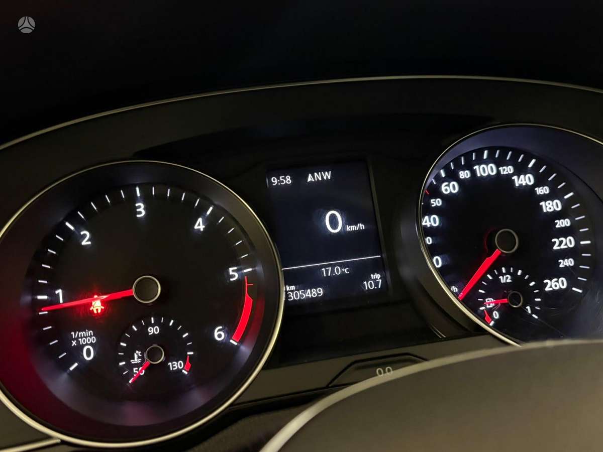 Volkswagen Passat - 11