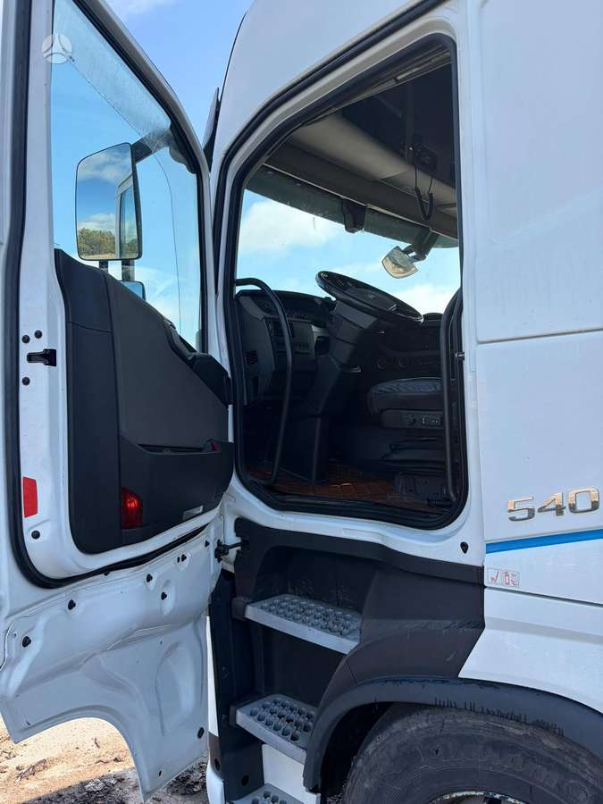 Volvo FH, timber trucks